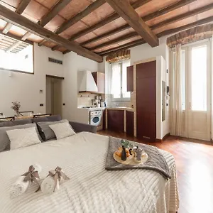  Appartamento Charme Milan-300m Dal Duomo